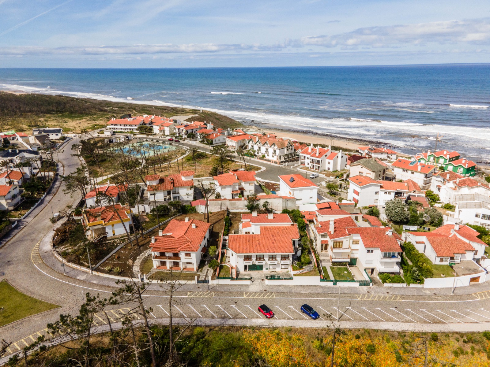 Moradia individual em São Pedro de Moel | Lote de 900 m² | Vista parcial de mar | Garagem para 3 viaturas - imagem 2