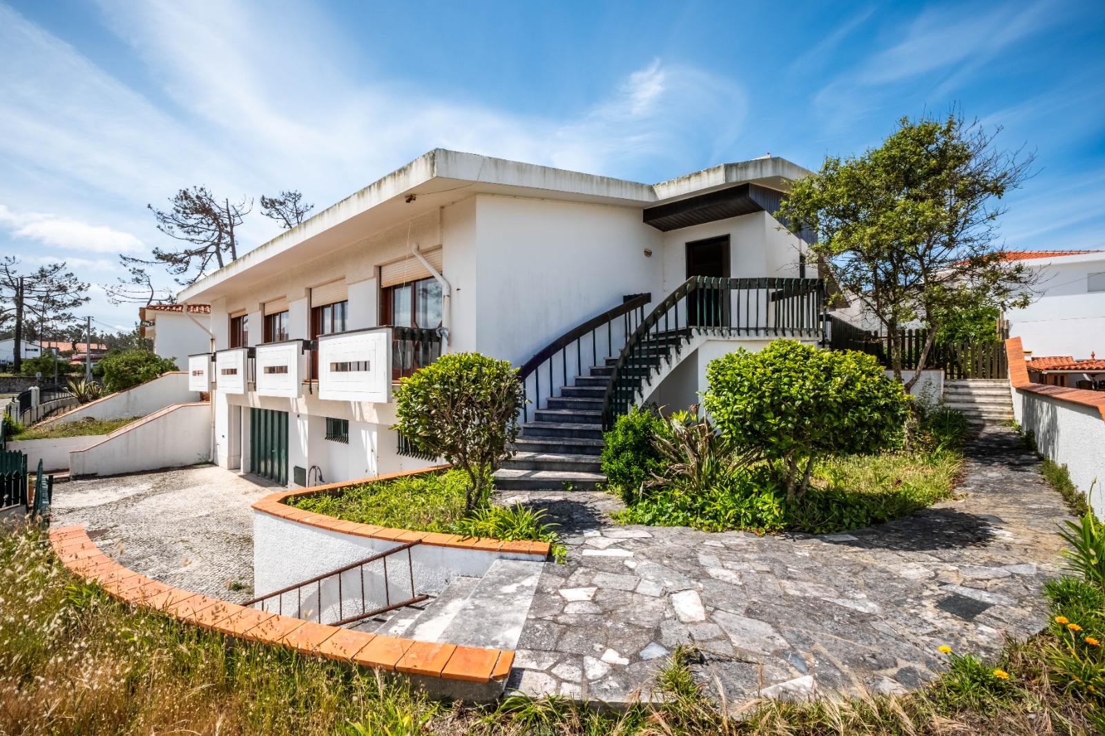 Moradia individual em São Pedro de Moel | Lote de 900 m² | Vista parcial de mar | Garagem para 3 viaturas - imagem 3